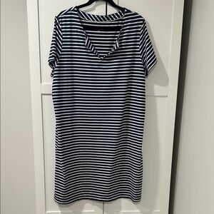 Vineyard Vines Navy and White Striped Top
